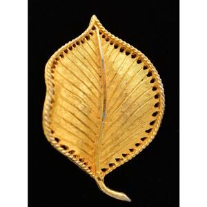 BSK Vintage Leaf Pin Brooch Brushed Gold Chunky Signed 1980s Bin4